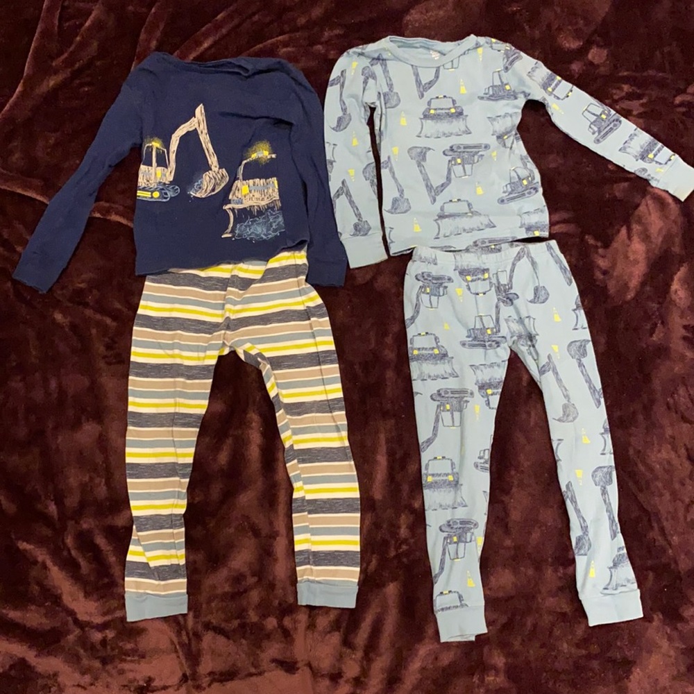 5T, Carter’s pj sets